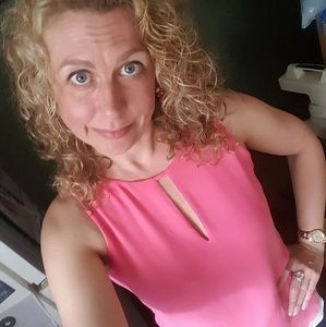 Meet your Posher, Deborah